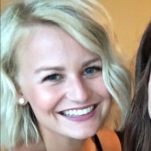 Meet your Posher, Raegan